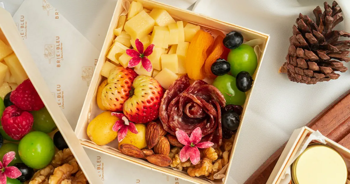 How to Prepare a Fruit Platter Tray